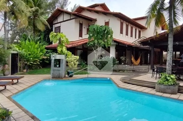 Casa à Venda em Icaraí – Ampla, Bem Localizada e Próxima à Praia